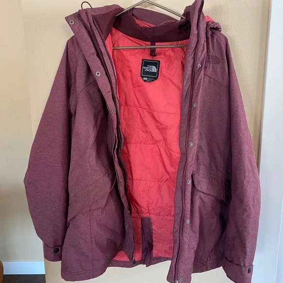 The North Face Women’s Waterproof Thermoball Triclimate Winter Jacket - Picture 10 of 12